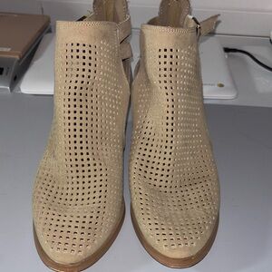 Perforated shoes dazzle Tan Ankle Boots size 8